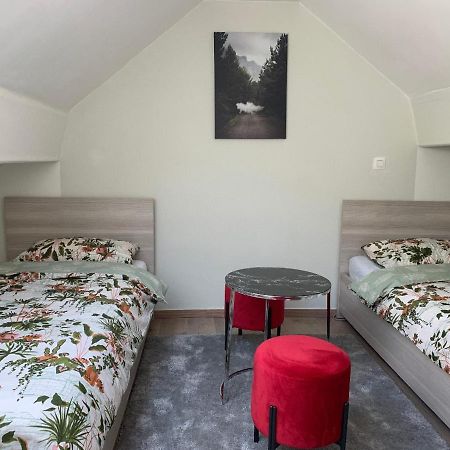 Un Sommeil Paisible Saint-Gilles Bagian luar foto