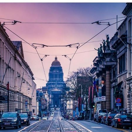 Un Sommeil Paisible Saint-Gilles Bagian luar foto